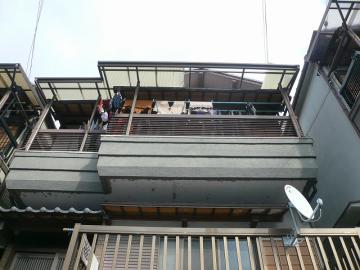 一転俄かにかき曇り