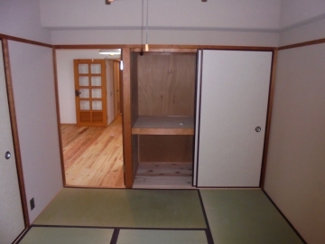 娘さんのマンションをスギ板貼りに