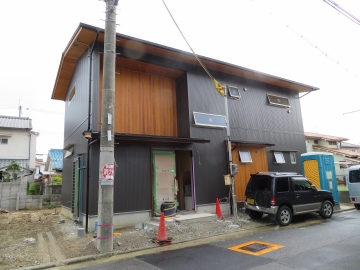 現場行きに、ゲリラ豪雨