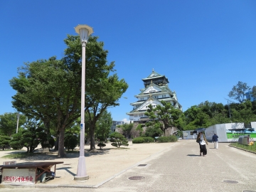 今更ながら、大阪城のエレベーターの是非