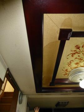 外壁が傷んでます