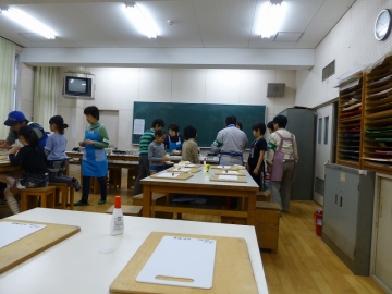 学校元気アップ事業・小学校の木工教室