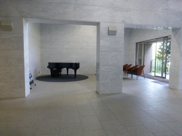 マンションをスギと桧の床板で