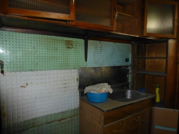 住んでいないと家は傷みます