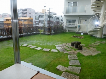 吹き降りの日に