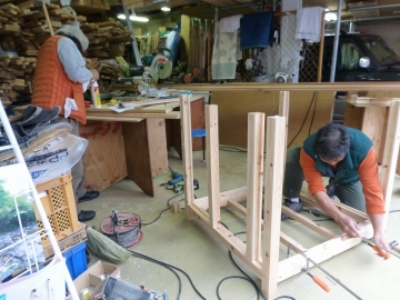 ヒノキとスギで犬小屋