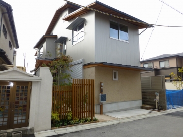 「やまぼうし」の実の成る家