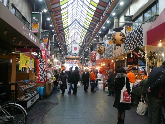 黒門市場と中央公会堂