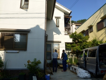 夏目のすり減ったスギ板は