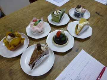 納めはケーキで