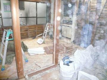 ひぇー！　コワイ