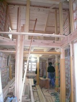 合板頼りの家づくり