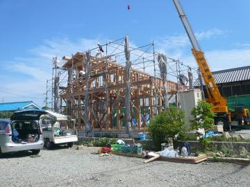 大快晴　棟上です